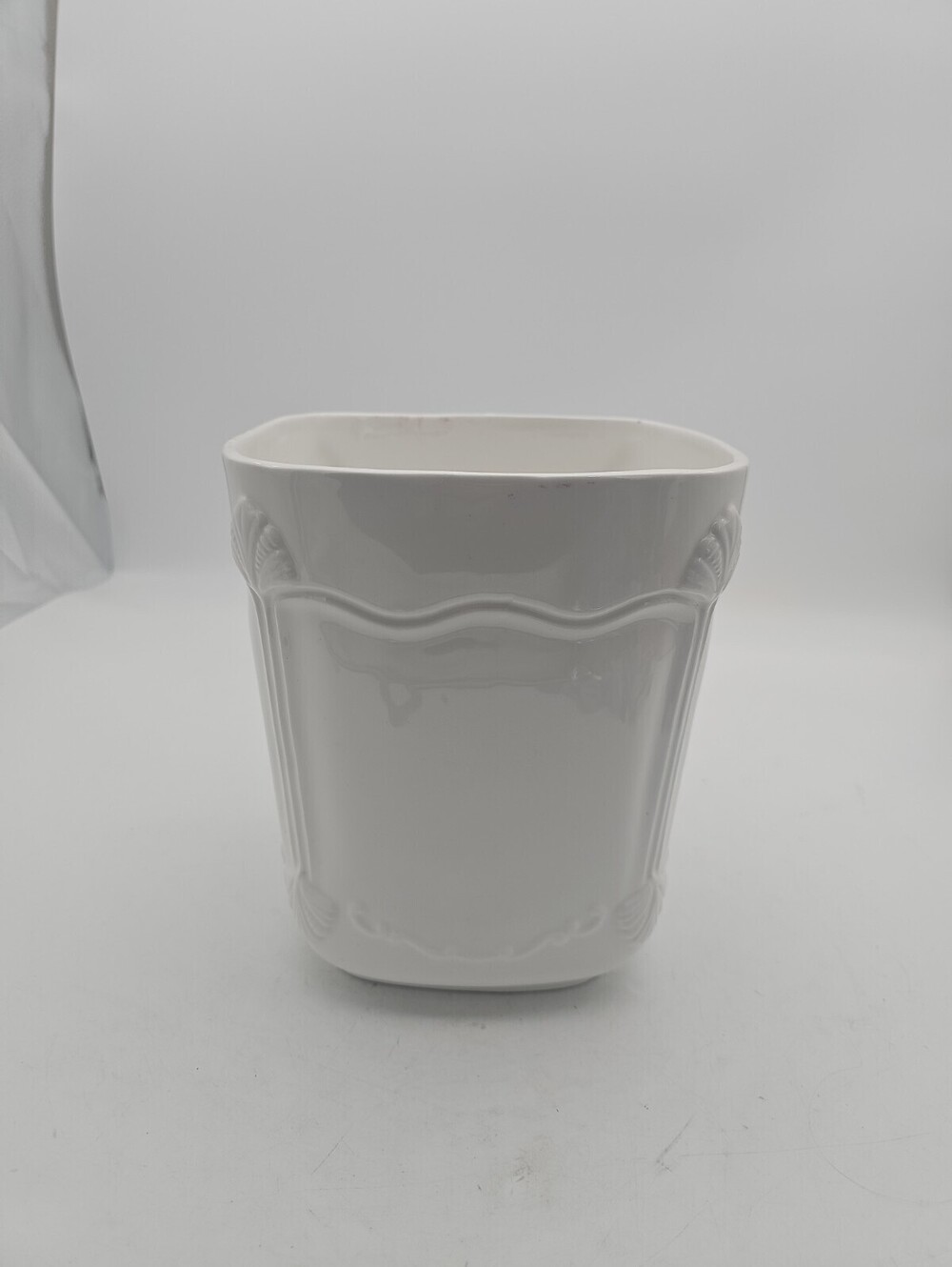Chelsea House Rosie White Porcelain Wastebasket Vintage Crack Look